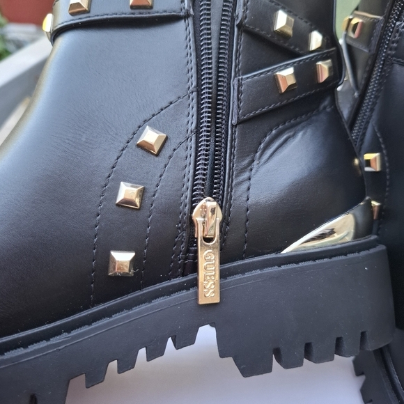 GUESS Oliy Woman's Ankle Boots Black  Studded Faux Leather Zipper Shelsea Size 7 - Picture 9 of 11